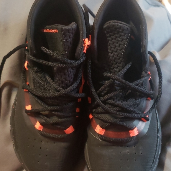 Under armour sc kids shoes - Picture 2 of 4